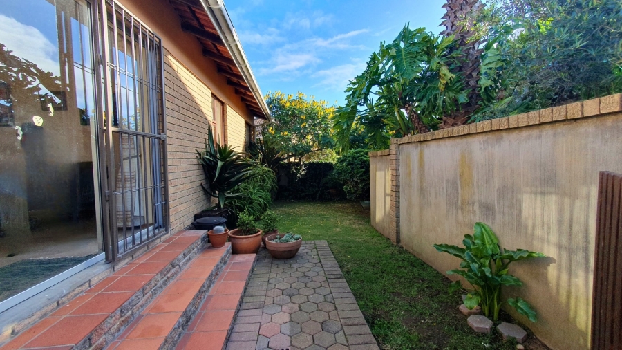 3 Bedroom Property for Sale in Heiderand Western Cape